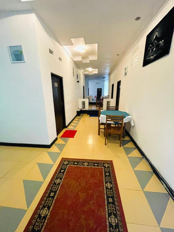 Travellers Halt Hotel Ratnapura Ngoại thất bức ảnh