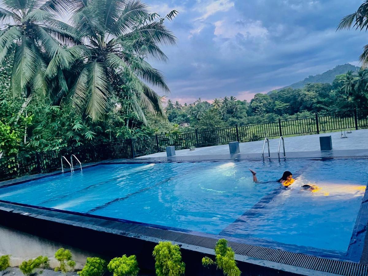 Travellers Halt Hotel Ratnapura Ngoại thất bức ảnh