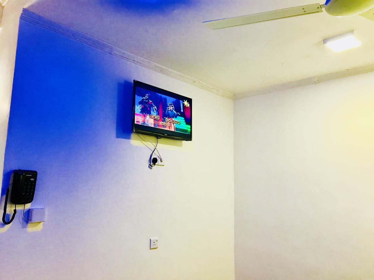 Travellers Halt Hotel Ratnapura Ngoại thất bức ảnh