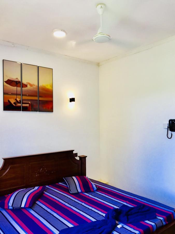 Travellers Halt Hotel Ratnapura Ngoại thất bức ảnh