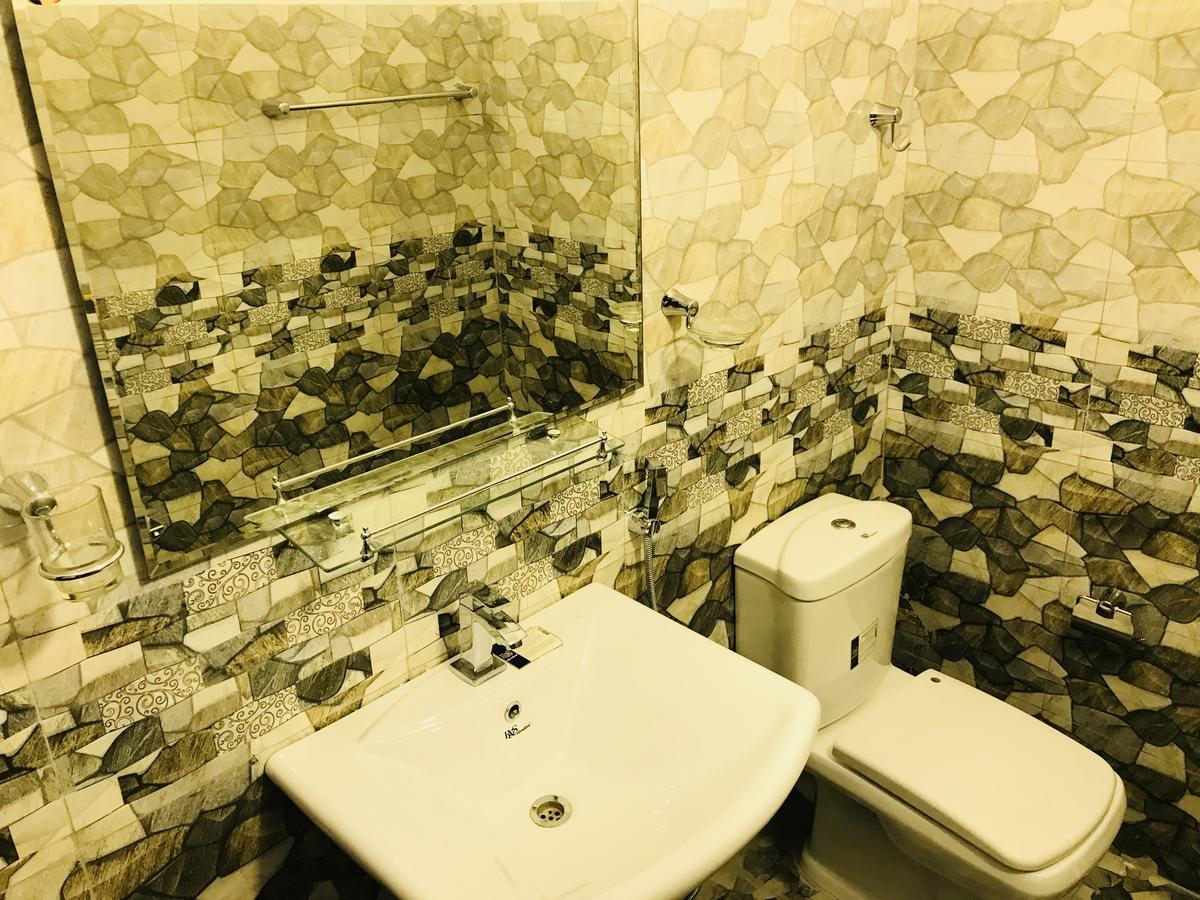 Travellers Halt Hotel Ratnapura Ngoại thất bức ảnh