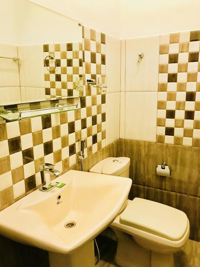 Travellers Halt Hotel Ratnapura Ngoại thất bức ảnh