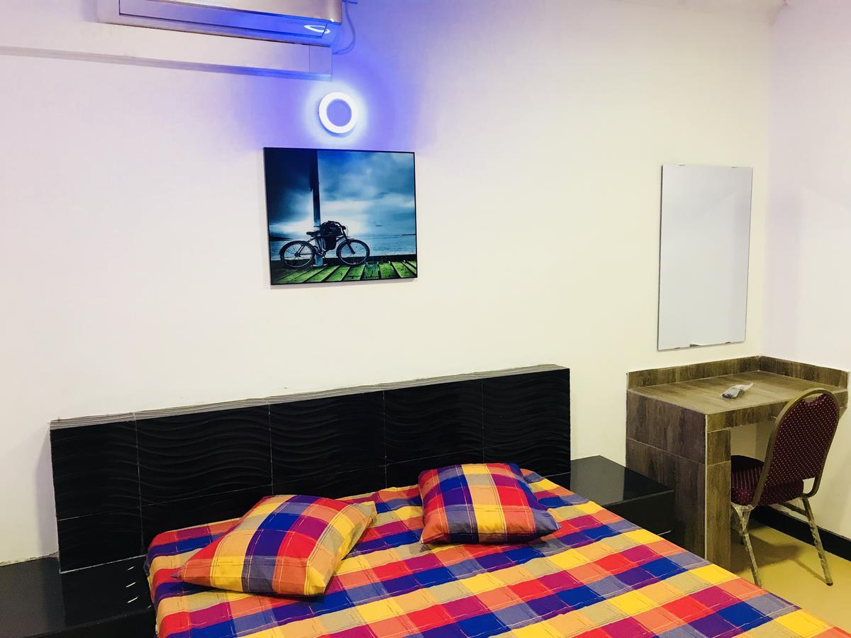 Travellers Halt Hotel Ratnapura Ngoại thất bức ảnh