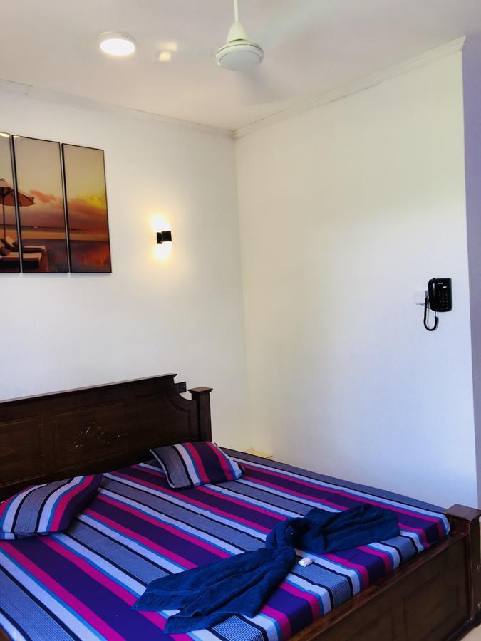 Travellers Halt Hotel Ratnapura Ngoại thất bức ảnh