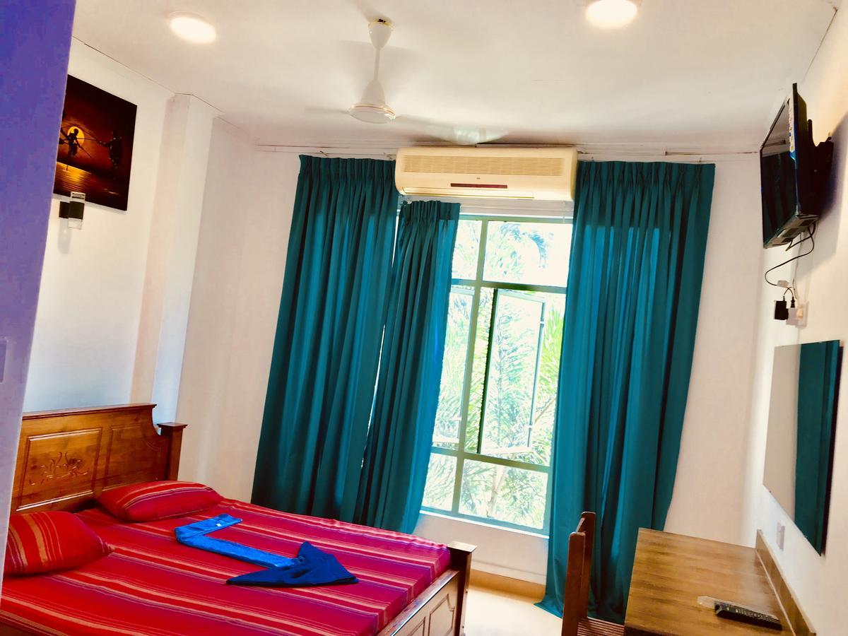 Travellers Halt Hotel Ratnapura Ngoại thất bức ảnh