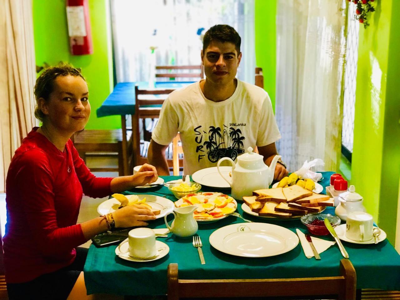 Travellers Halt Hotel Ratnapura Ngoại thất bức ảnh