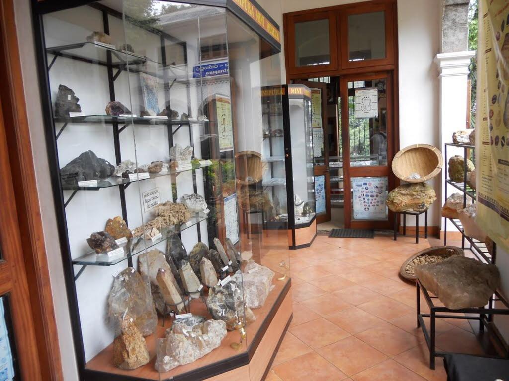 Travellers Halt Hotel Ratnapura Ngoại thất bức ảnh